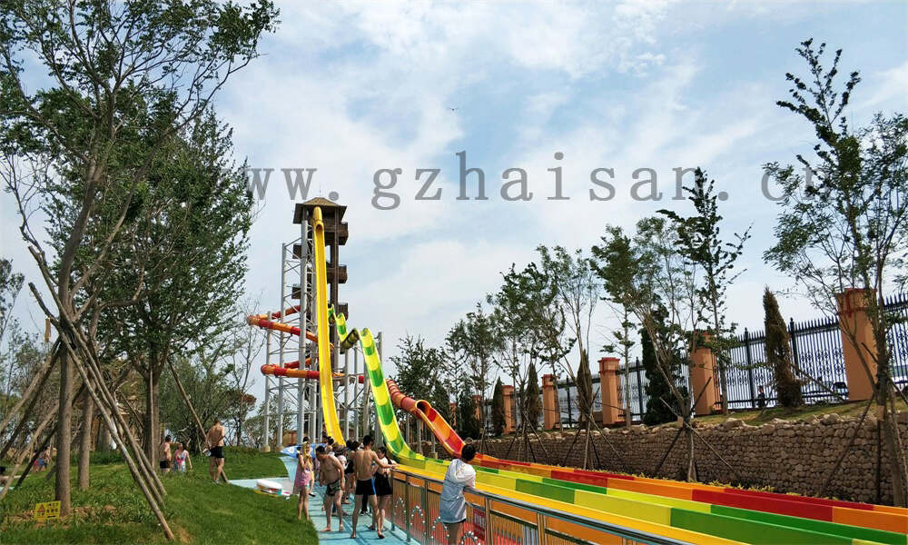 水上乐园畅享滑梯盛宴,欢腾一夏