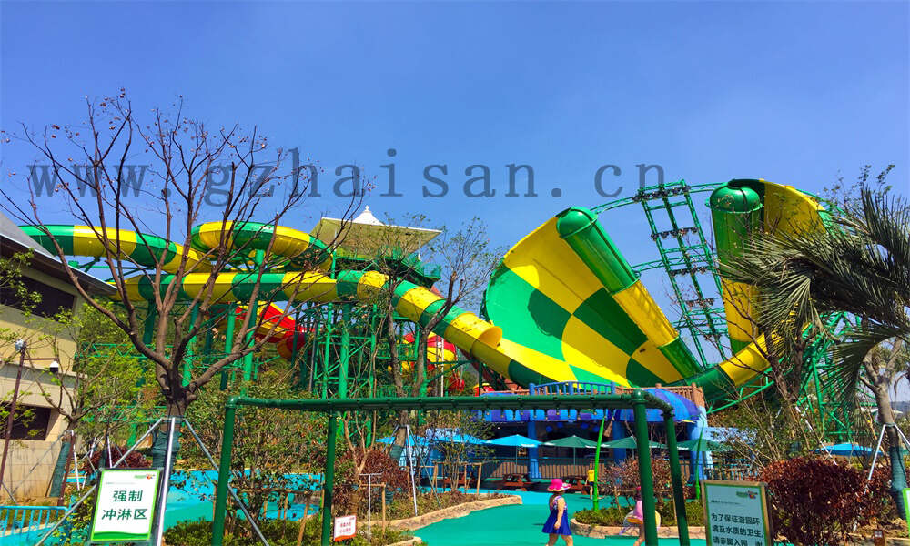 如何在水上乐园管理中提升园区的灯光和视觉效果?